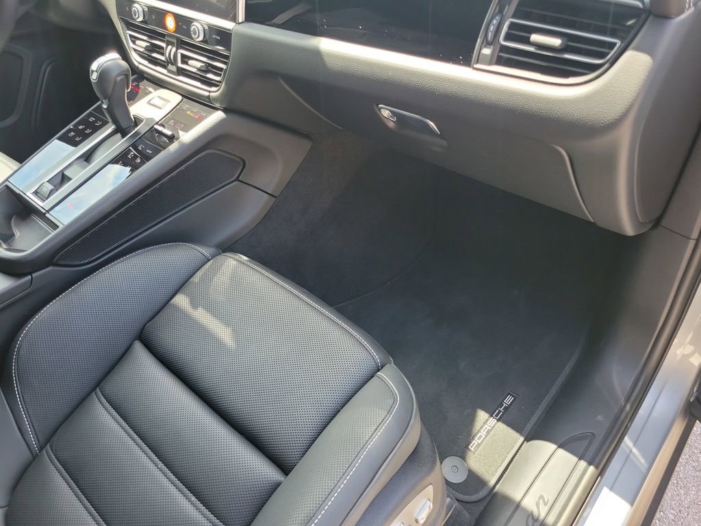 Certified 2025 Porsche Macan image 19