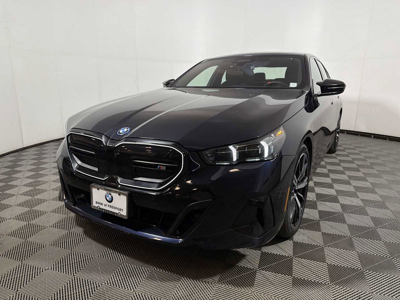 Used 2024 BMW i5 M60 w/ Premium Package image 3