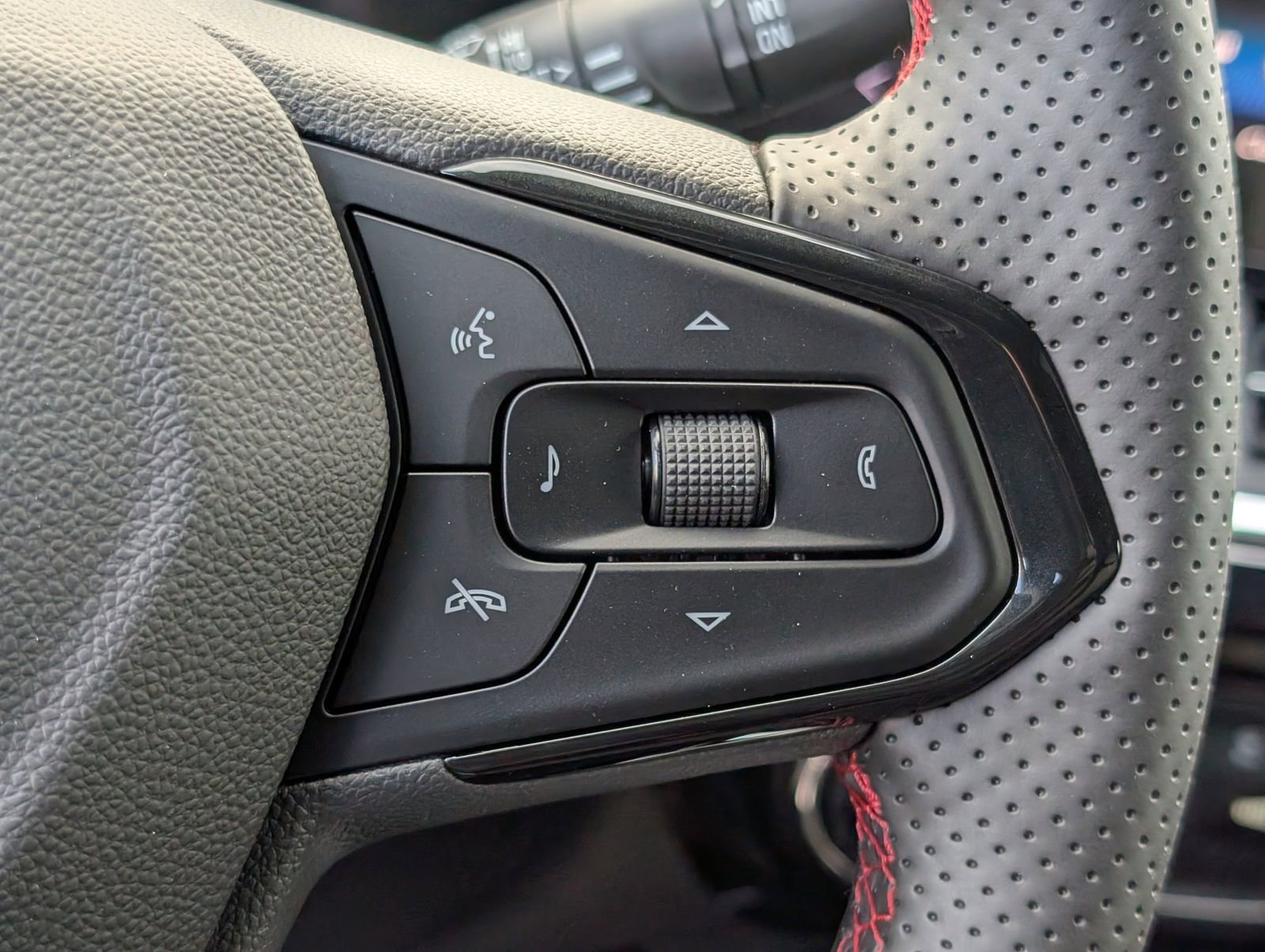 New 2026 Chevrolet Trax RS w/ Driver Confidence Package image 20