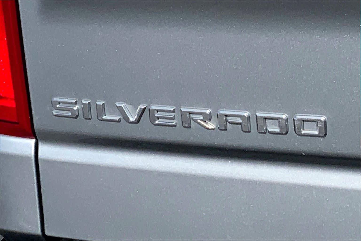 Used 2023 Chevrolet Silverado 1500 High Country w/ Technology Package AWD/4WD image 10
