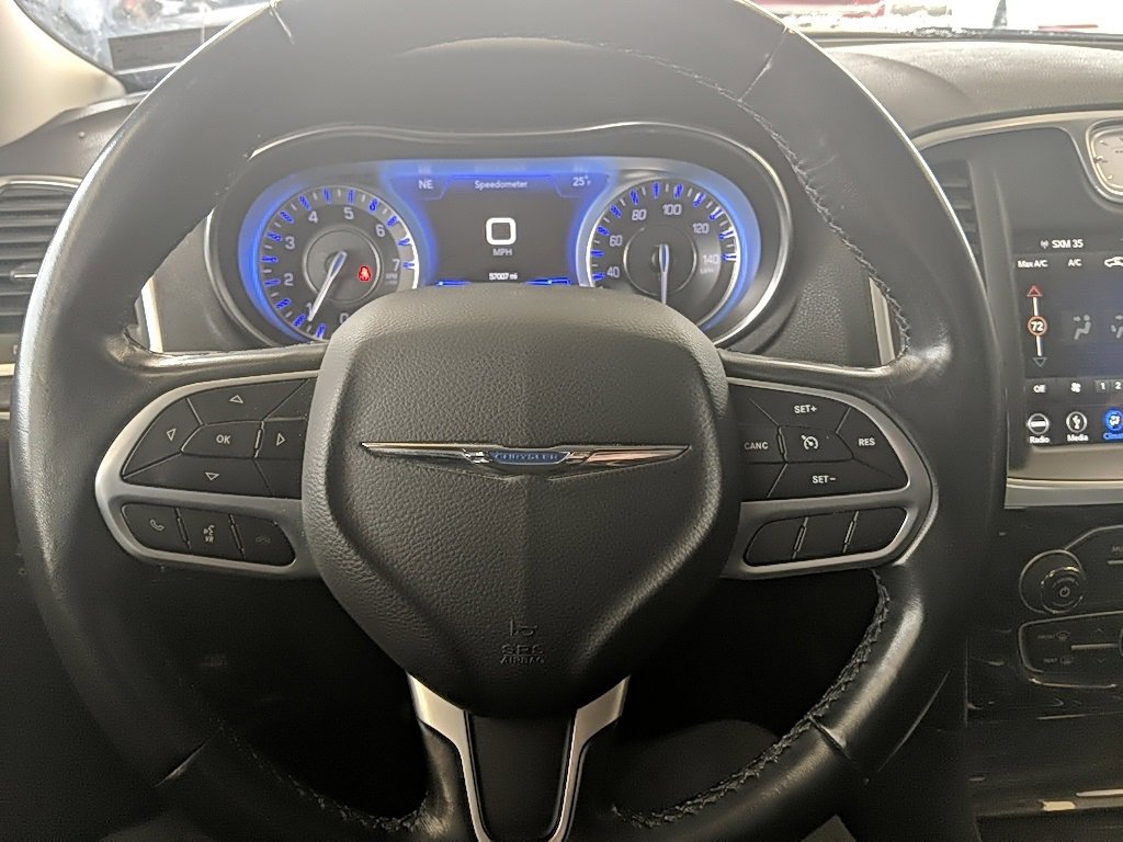 Used 2019 Chrysler 300 Touring w/ Sport Appearance Package image 13
