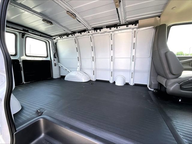 New 2026 Chevrolet Express 2500 w/ Driver Convenience Package RWD image 24