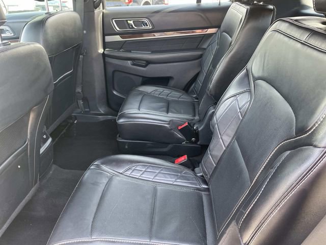 Used 2018 Ford Explorer Platinum image 32