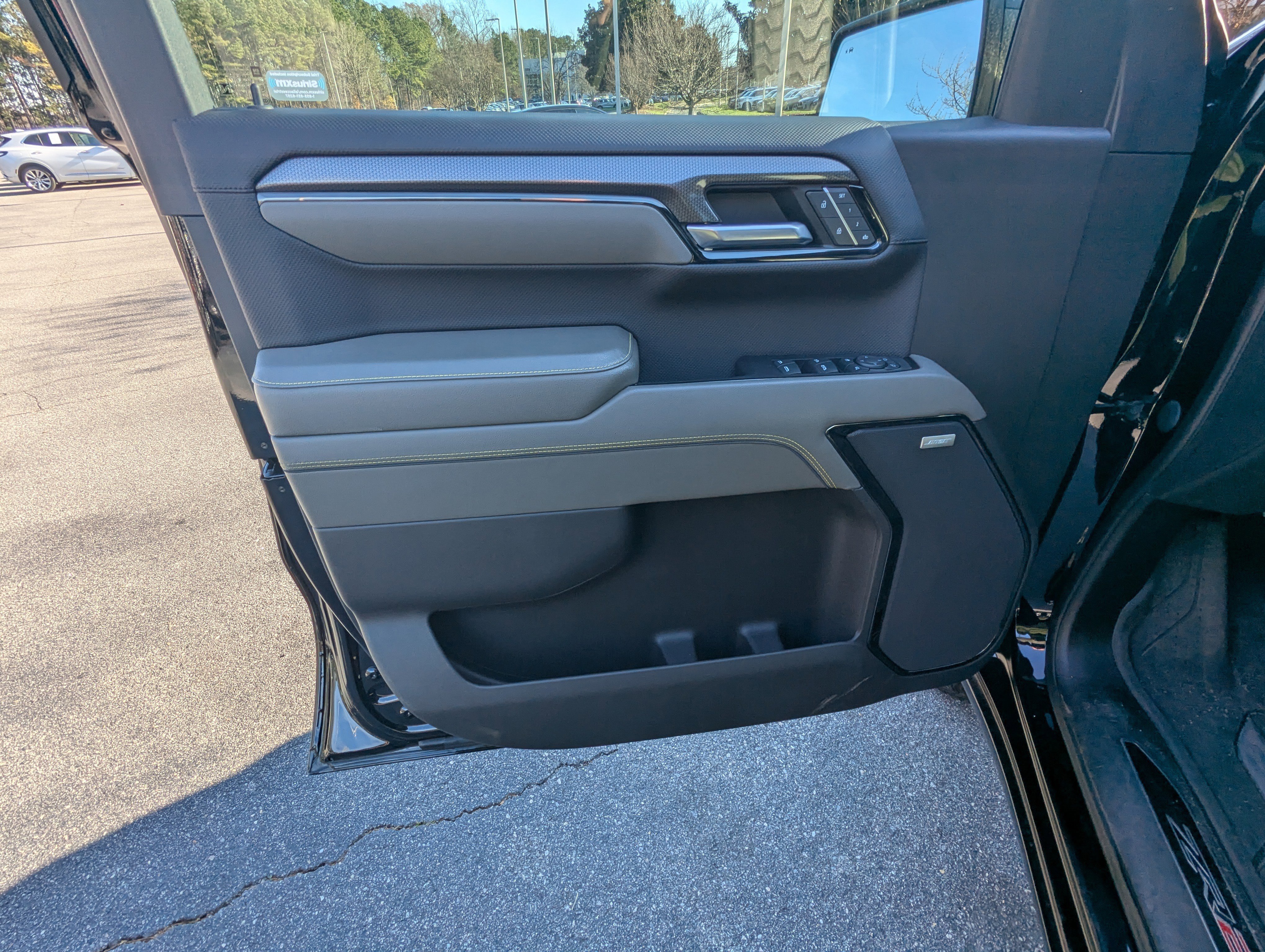 Used 2022 Chevrolet Silverado 1500 ZR2 w/ Technology Package image 16