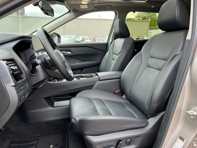 Used 2025 Nissan Rogue SL w/ Tech Package AWD/4WD video 3