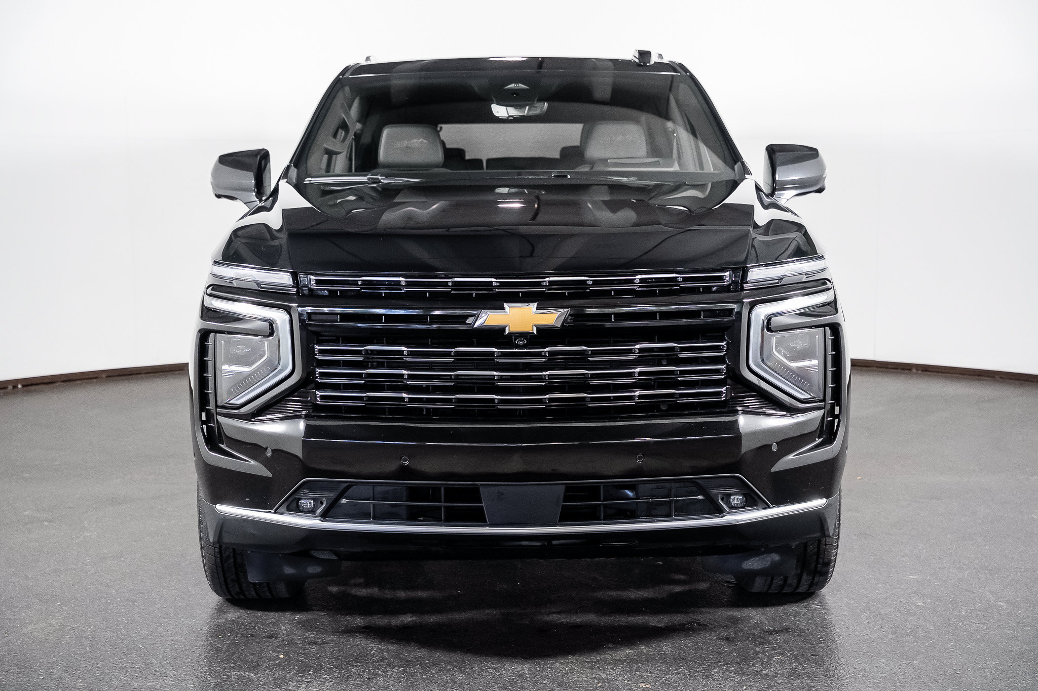 Used 2026 Chevrolet Suburban High Country AWD/4WD image 5