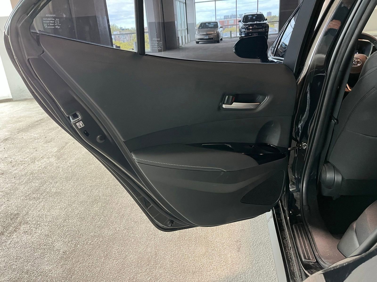Used 2022 Toyota Corolla SE FWD image 29