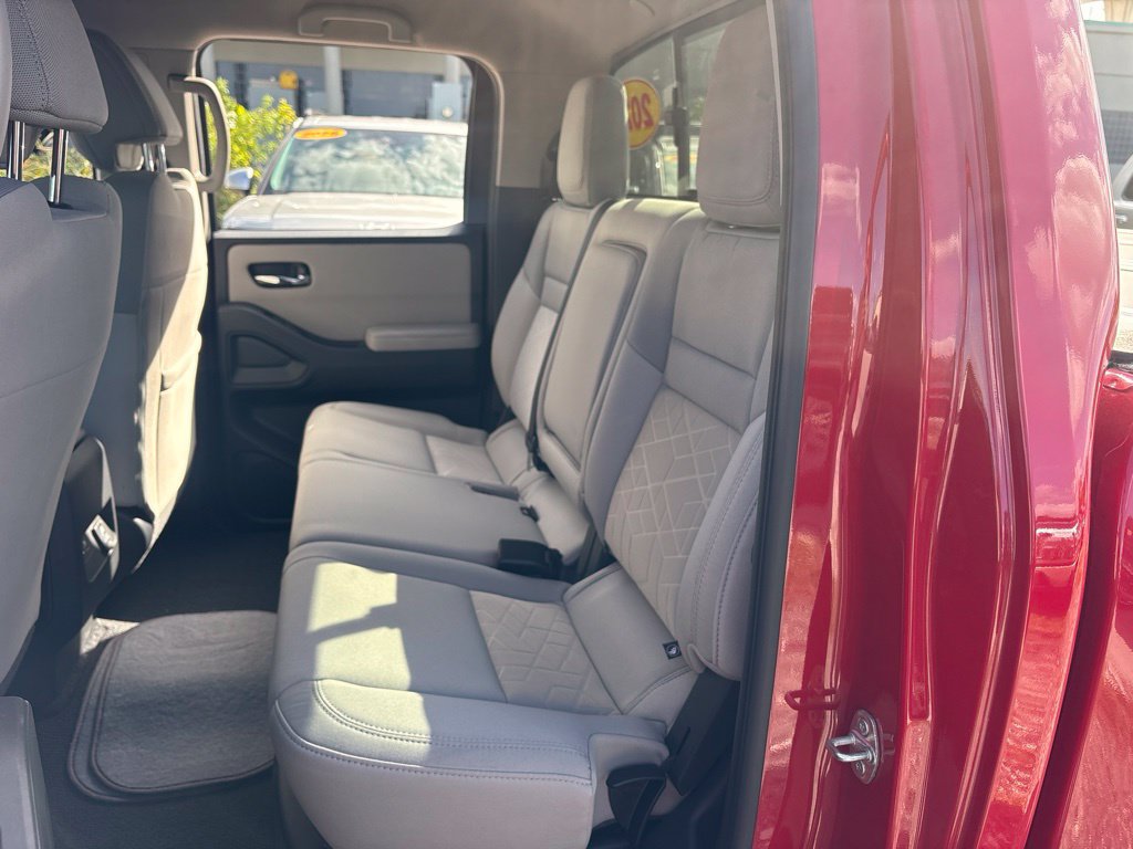 Used 2025 Nissan Frontier SV w/ SV Convenience Package RWD image 13