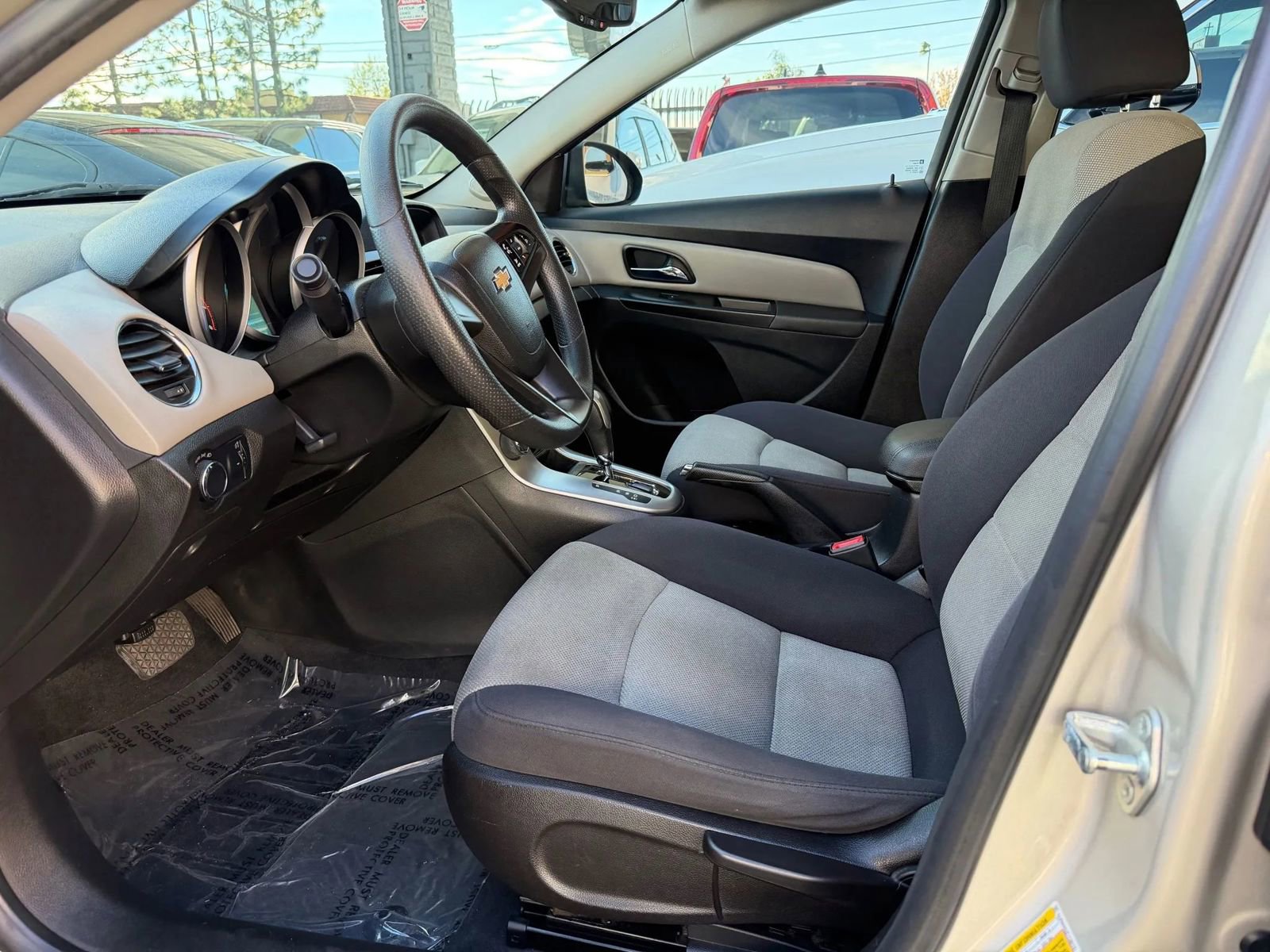 Used 2014 Chevrolet Cruze LS image 30