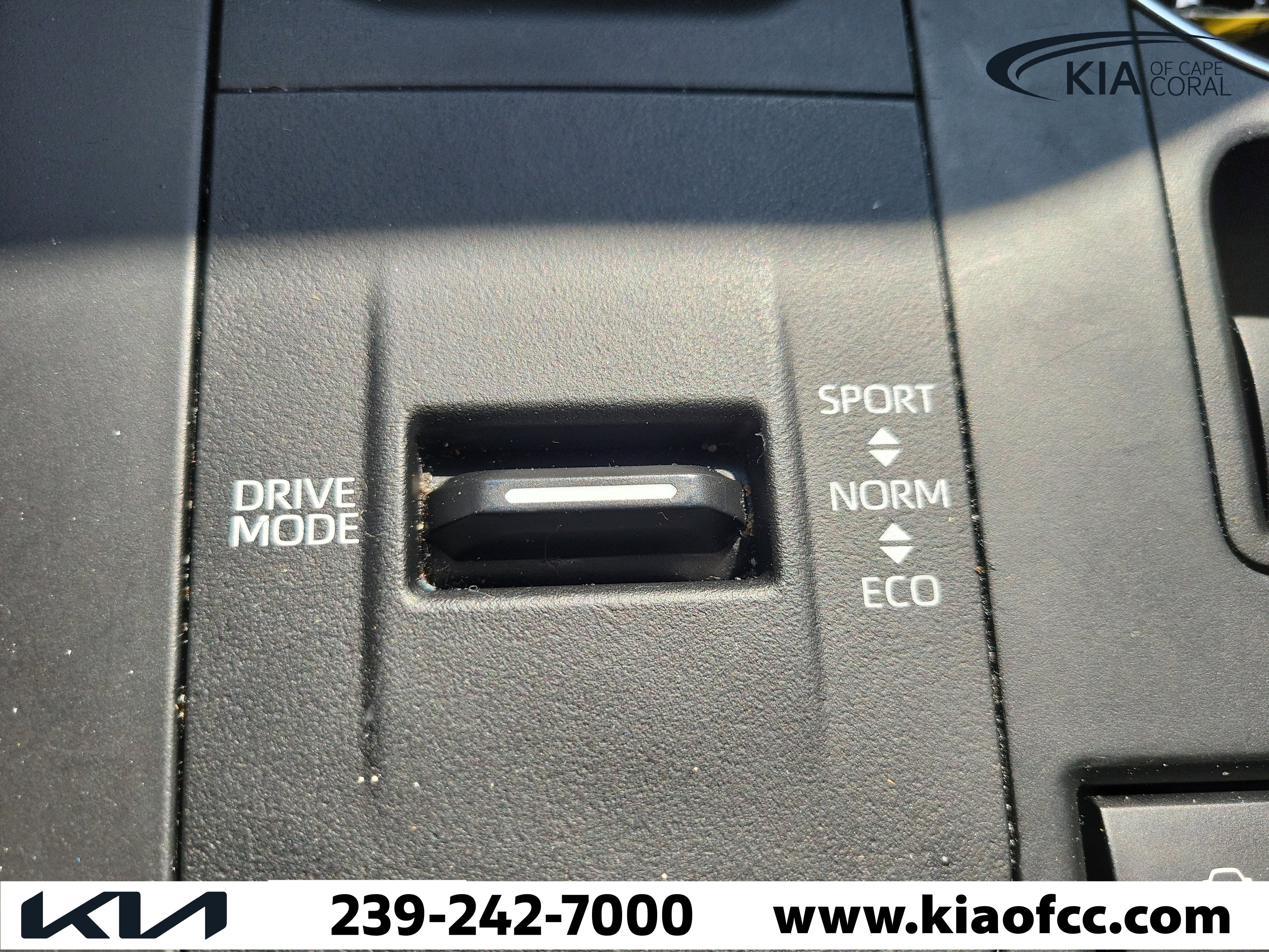 Used 2022 Toyota Highlander XLE FWD image 30