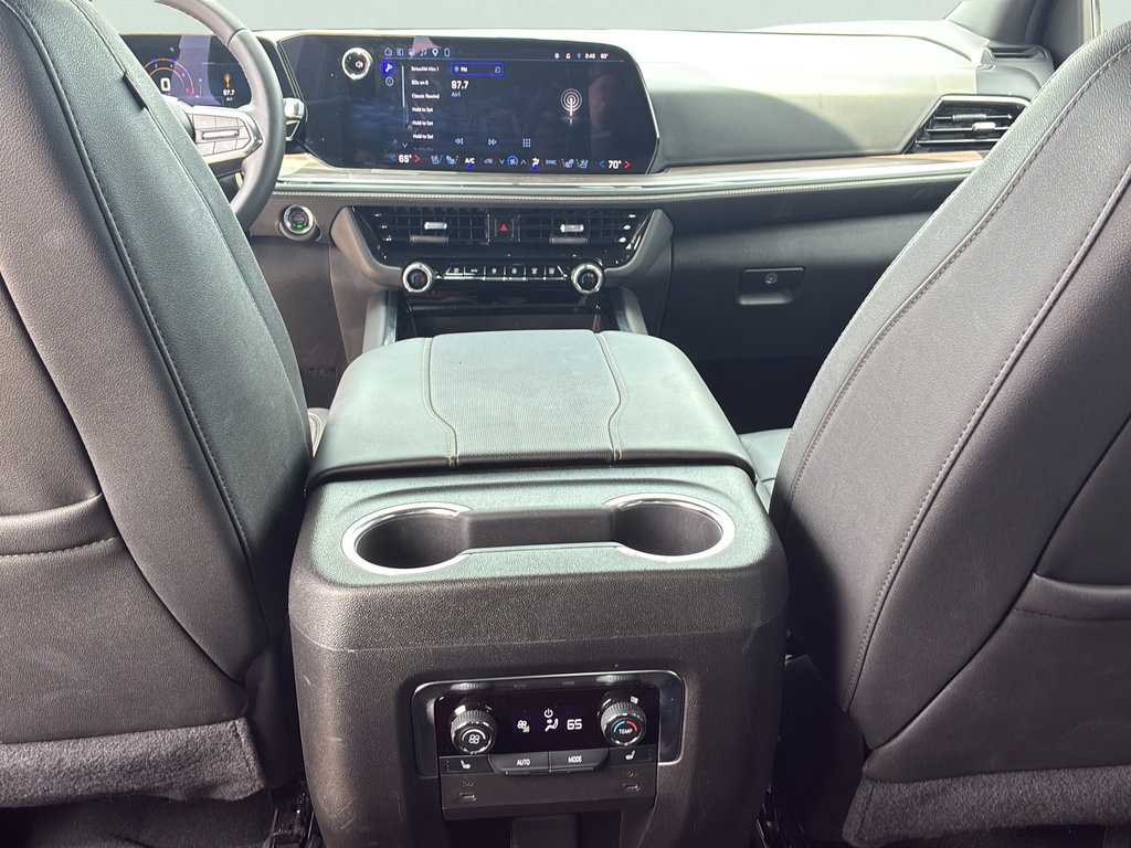 Used 2026 Chevrolet Suburban Premier RWD image 26