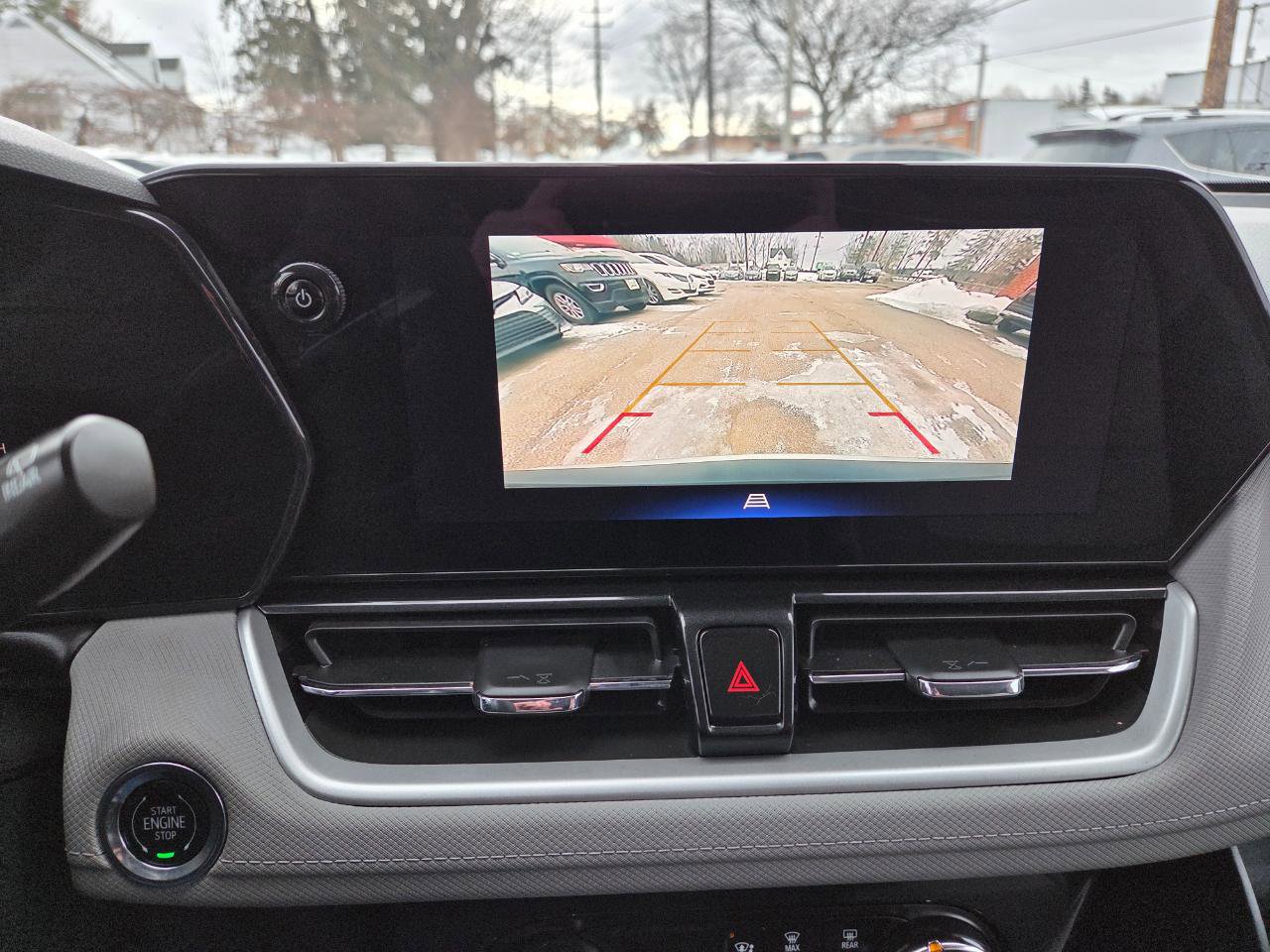 Used 2025 Chevrolet TrailBlazer LT w/ LT Cold Weather Package FWD image 27