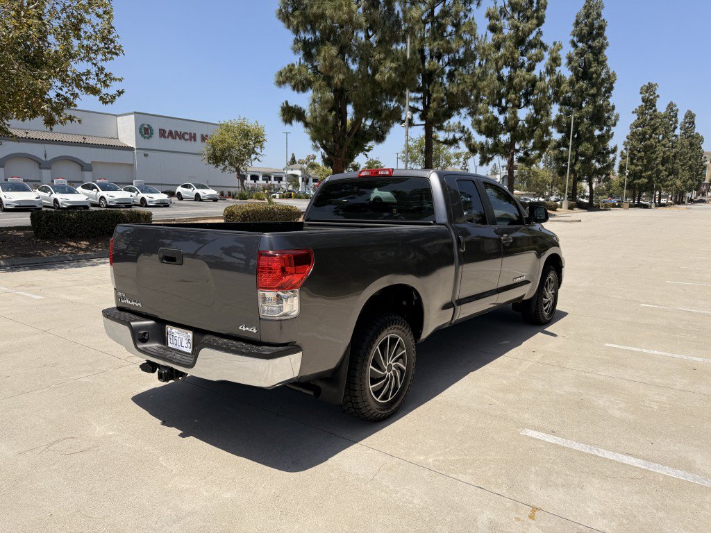 Used 2011 Toyota Tundra 4x4 Double Cab w/ Tow Pkg image 6