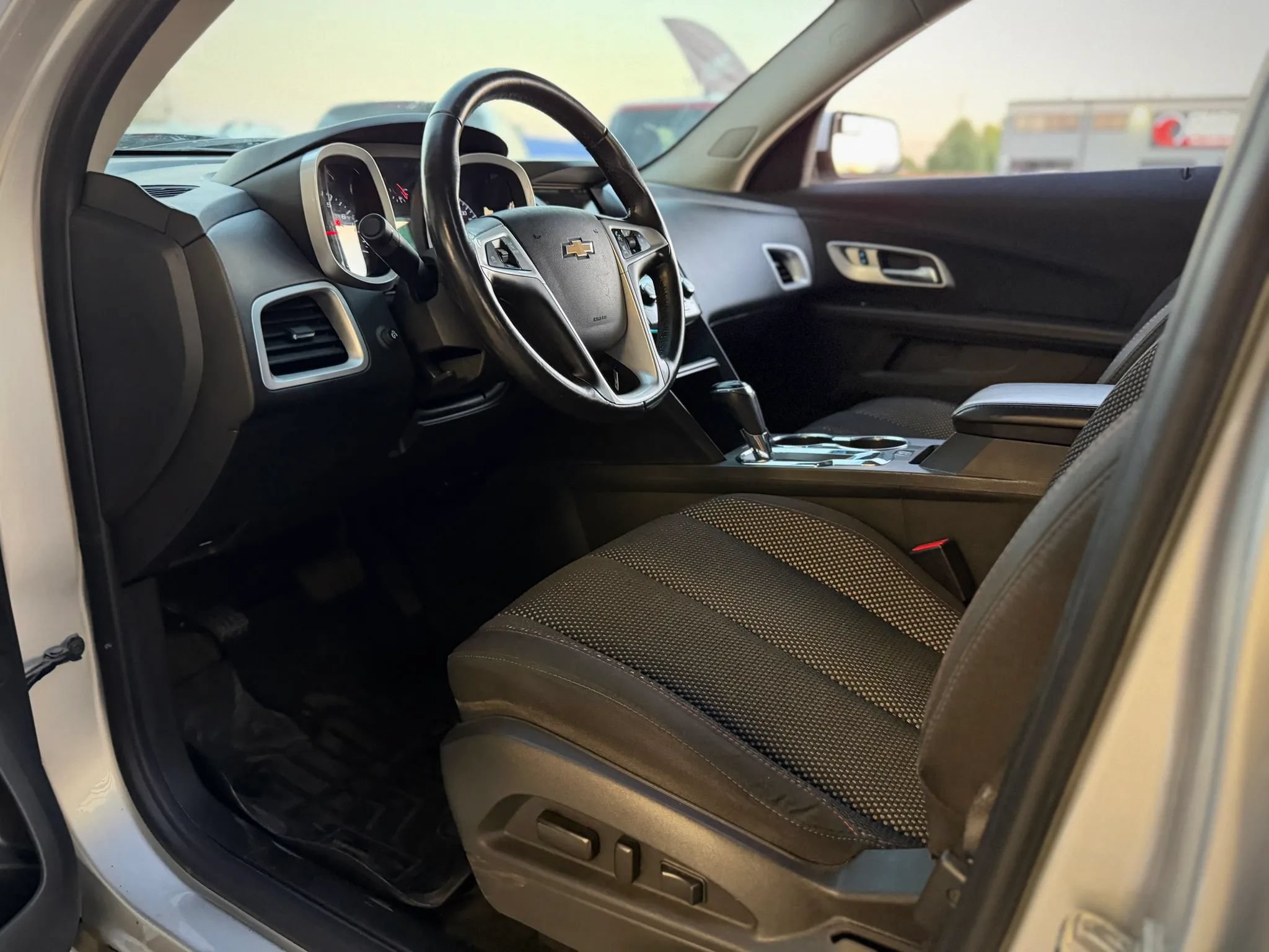 Used 2017 Chevrolet Equinox LT w/ Convenience Package FWD image 7