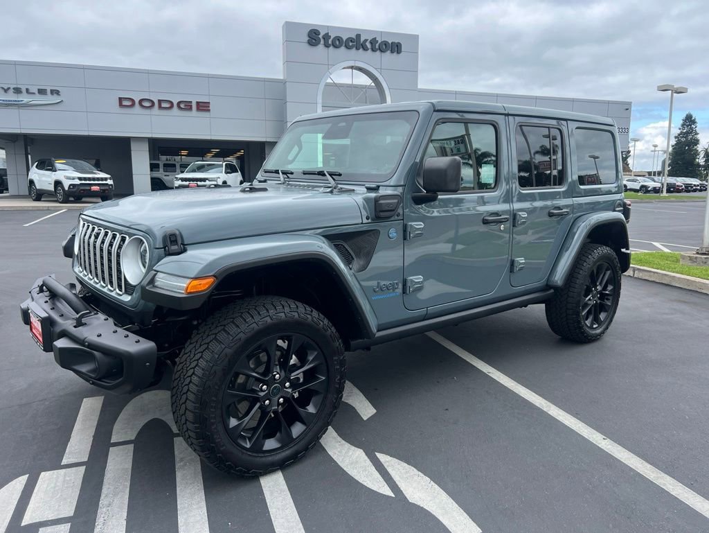 Used 2025 Jeep Wrangler Backcountry 4xe AWD/4WD image 3