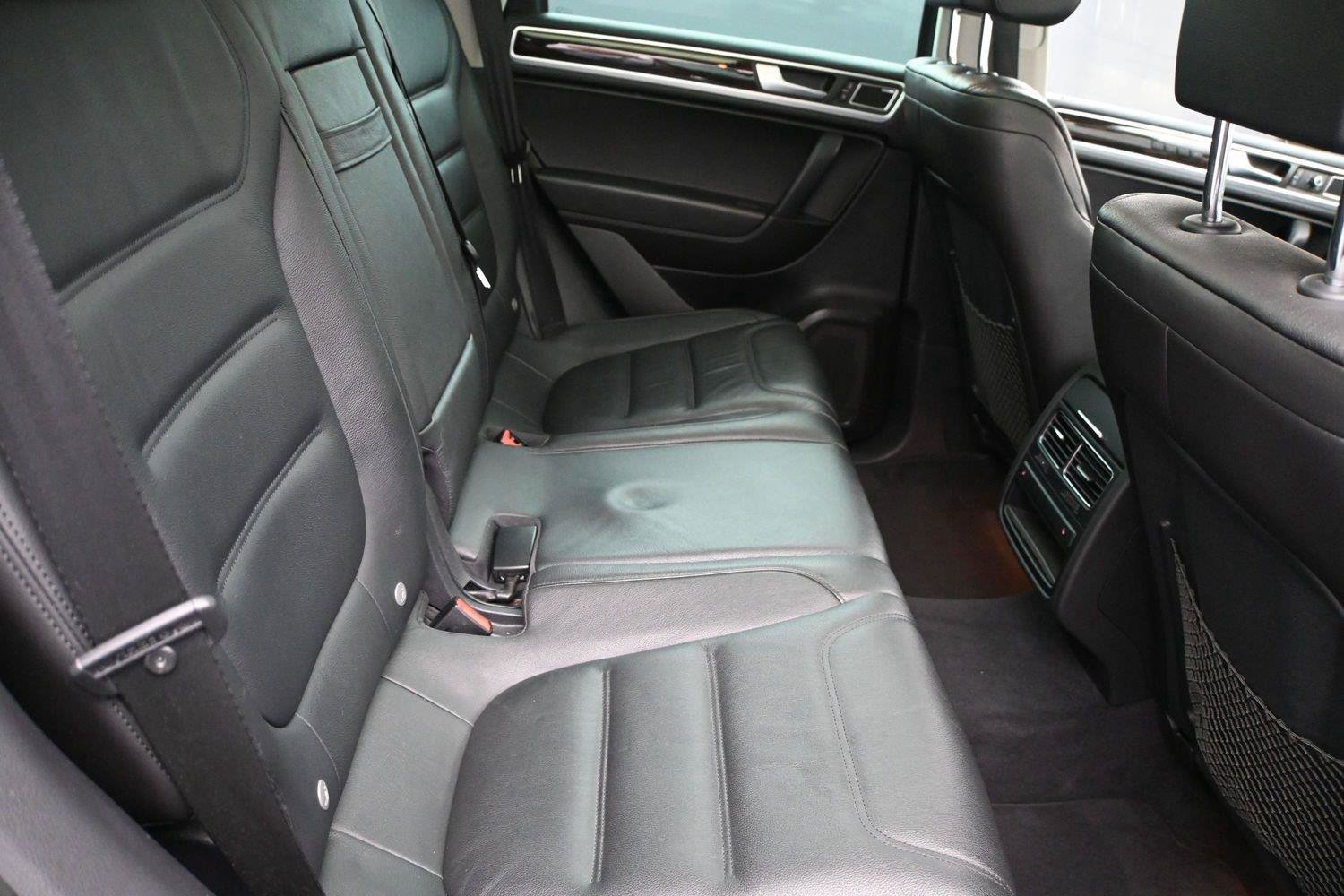 Used 2014 Volkswagen Touareg Executive AWD/4WD image 18