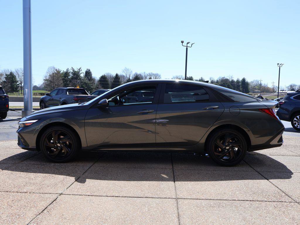 New 2026 Hyundai Elantra Sport image 3