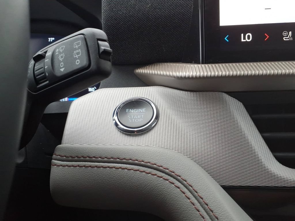Certified 2025 Ford Explorer Active w/ Active Comfort Package AWD/4WD image 27