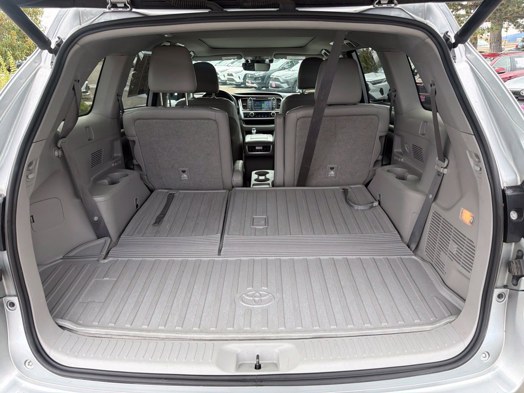 Used 2018 Toyota Highlander Limited Platinum AWD/4WD image 18