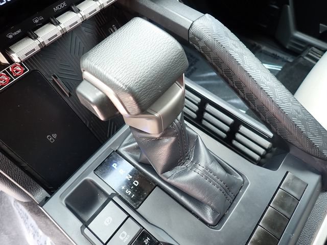 Certified 2024 Toyota Tacoma SR5 AWD/4WD image 23