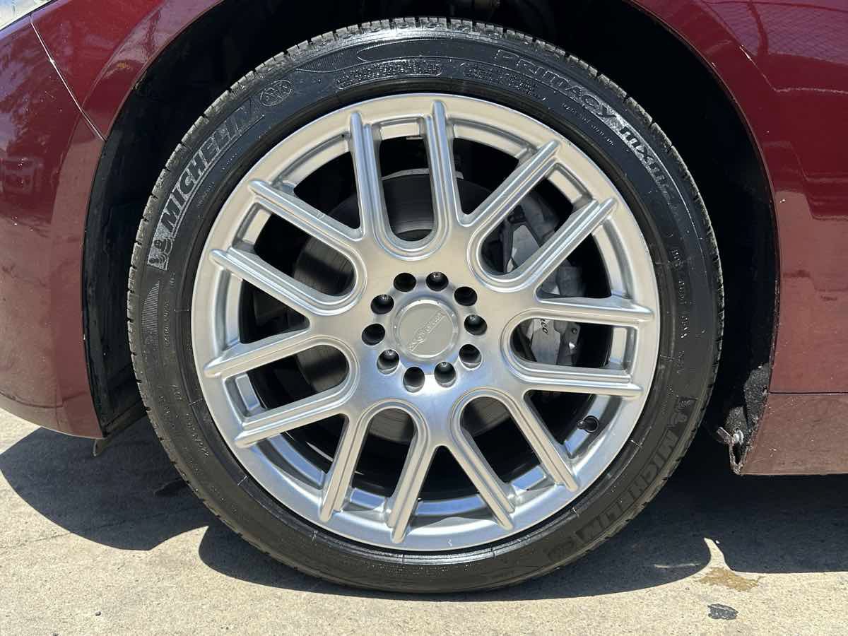 Used 2017 Alfa Romeo Giulia AWD image 9
