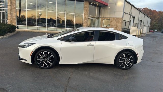 Used 2025 Toyota Prius Plug-In Hybrid image 10