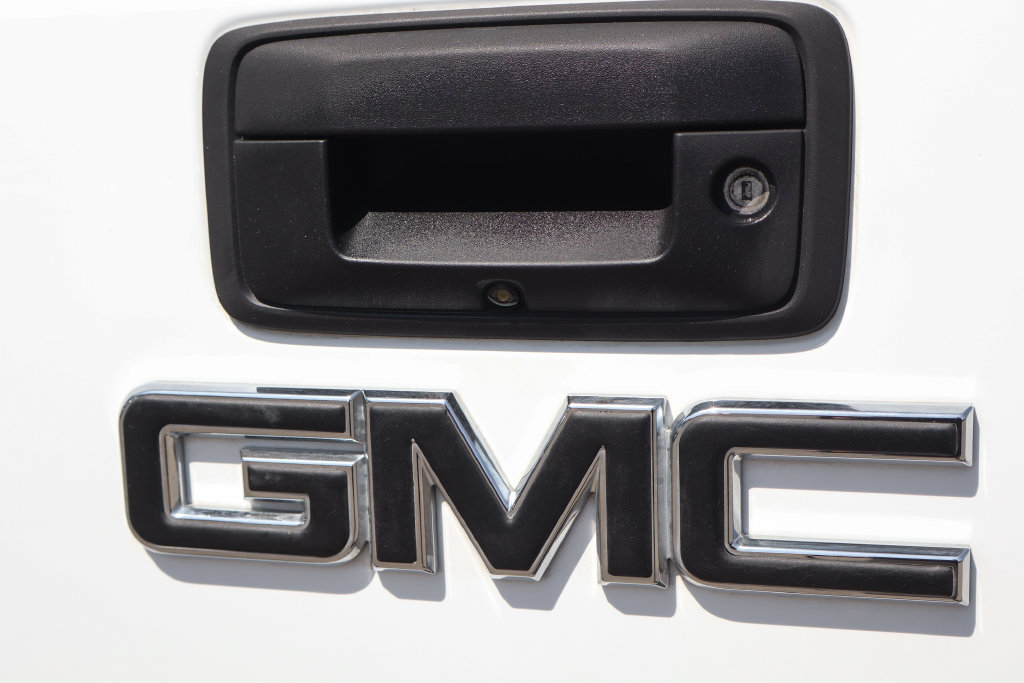 Used 2016 GMC Sierra 1500 SLE w/ All-Terrain Package AWD/4WD image 47