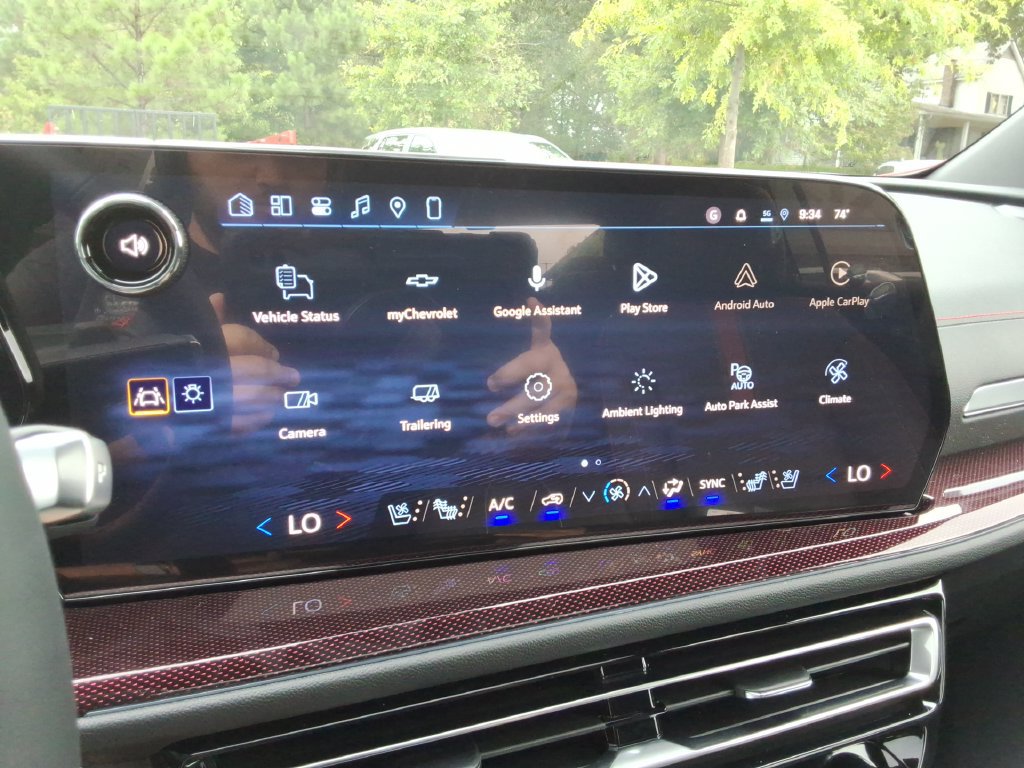 New 2027 Chevrolet Traverse RS FWD image 28