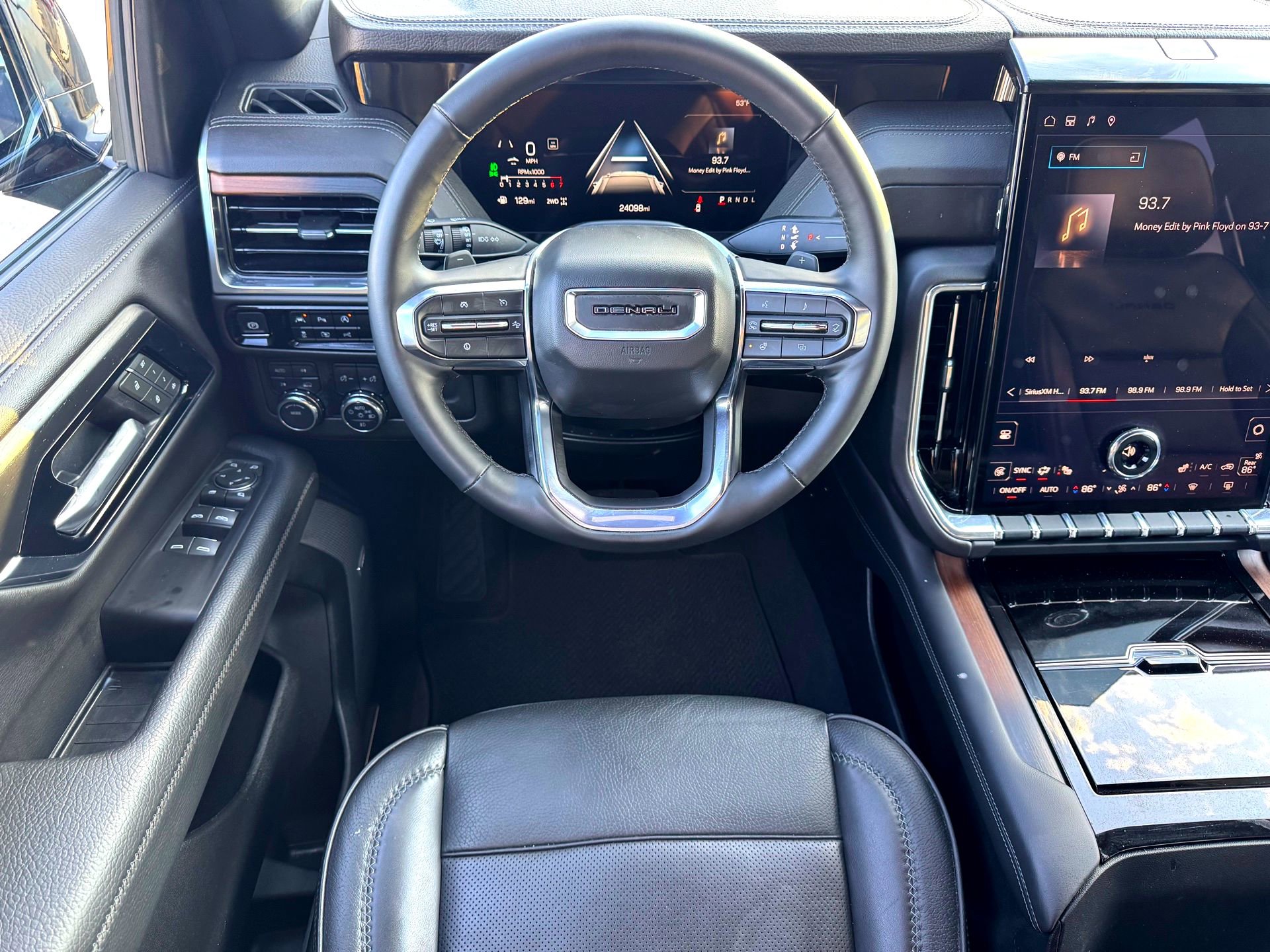 Used 2025 GMC Yukon Denali image 24