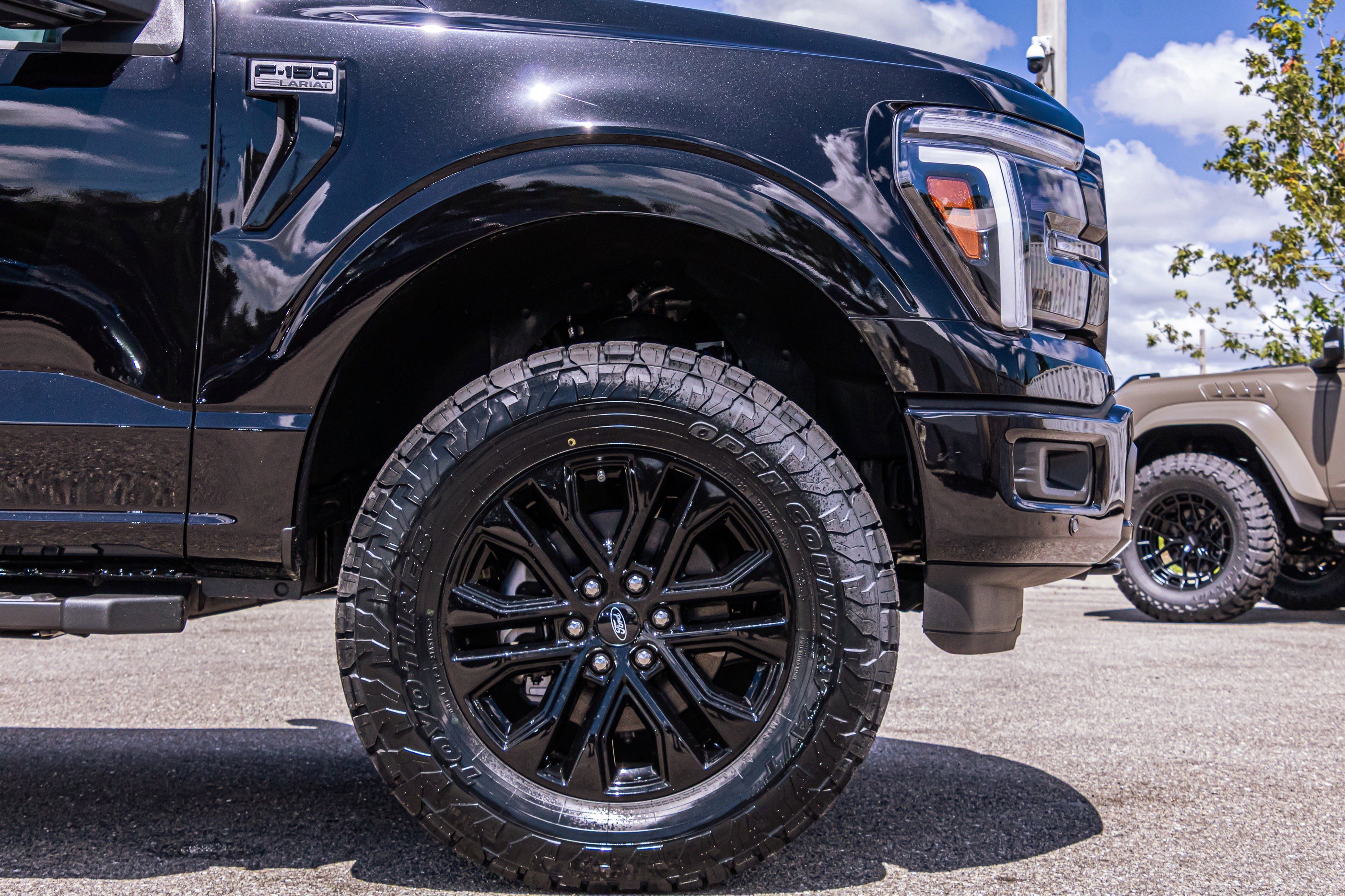New 2025 Ford F150 Lariat w/ Equipment Group 501A Mid image 11