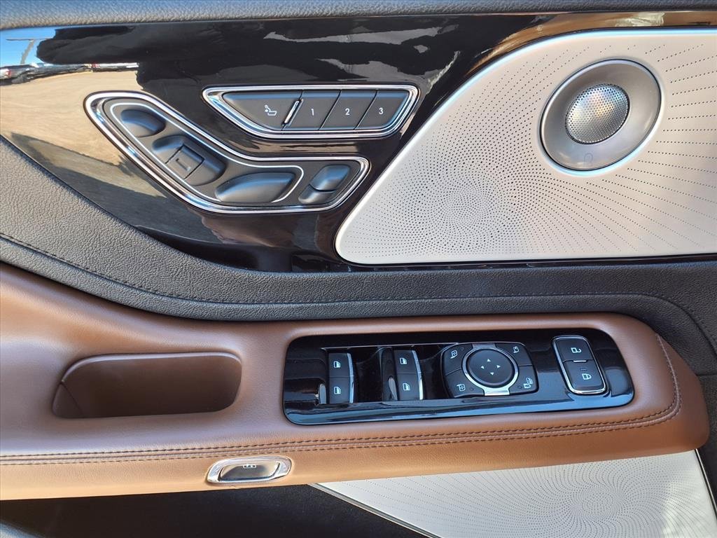 Used 2022 Lincoln Aviator Reserve w/ Equipment Group 201A image 21