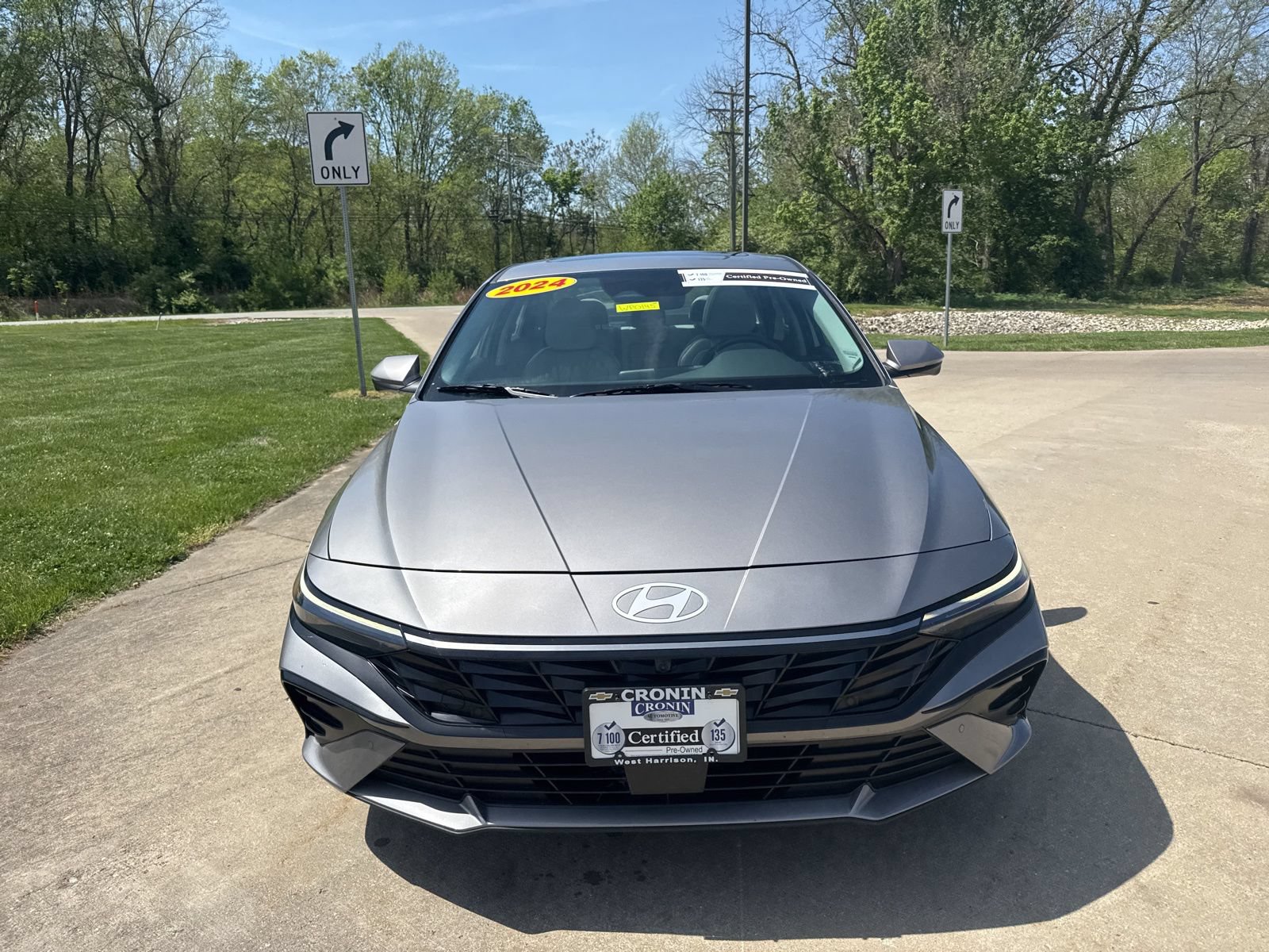 Used 2024 Hyundai Elantra Limited FWD image 2