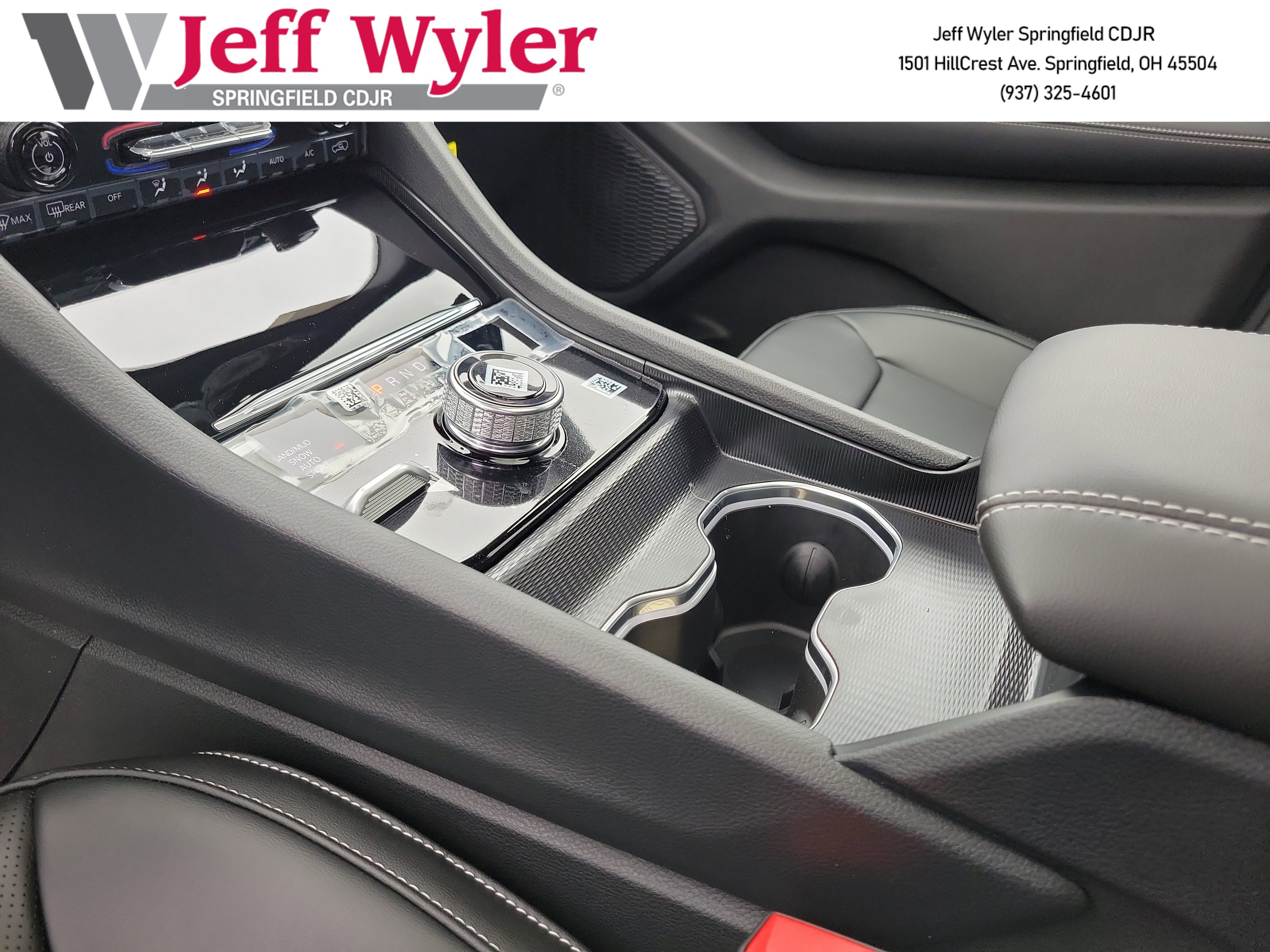 New 2025 Jeep Grand Cherokee Limited w/ Luxury Tech Group II image 13