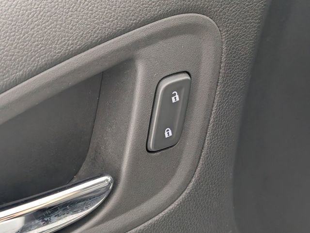 Used 2022 Chevrolet Colorado LT w/ Fleet Safety Package image 11