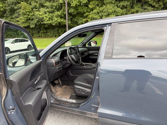 Used 2025 Toyota Grand Highlander AWD Hybrid image 14