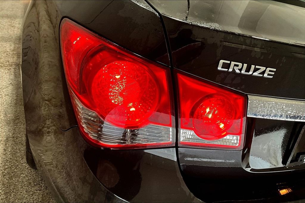 Used 2014 Chevrolet Cruze LT image 21