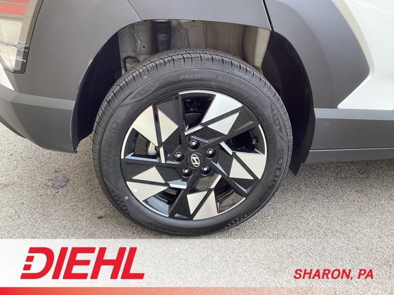 Certified 2025 Hyundai Kona SEL image 11