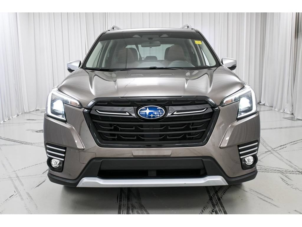 Used 2023 Subaru Forester Touring AWD/4WD image 3