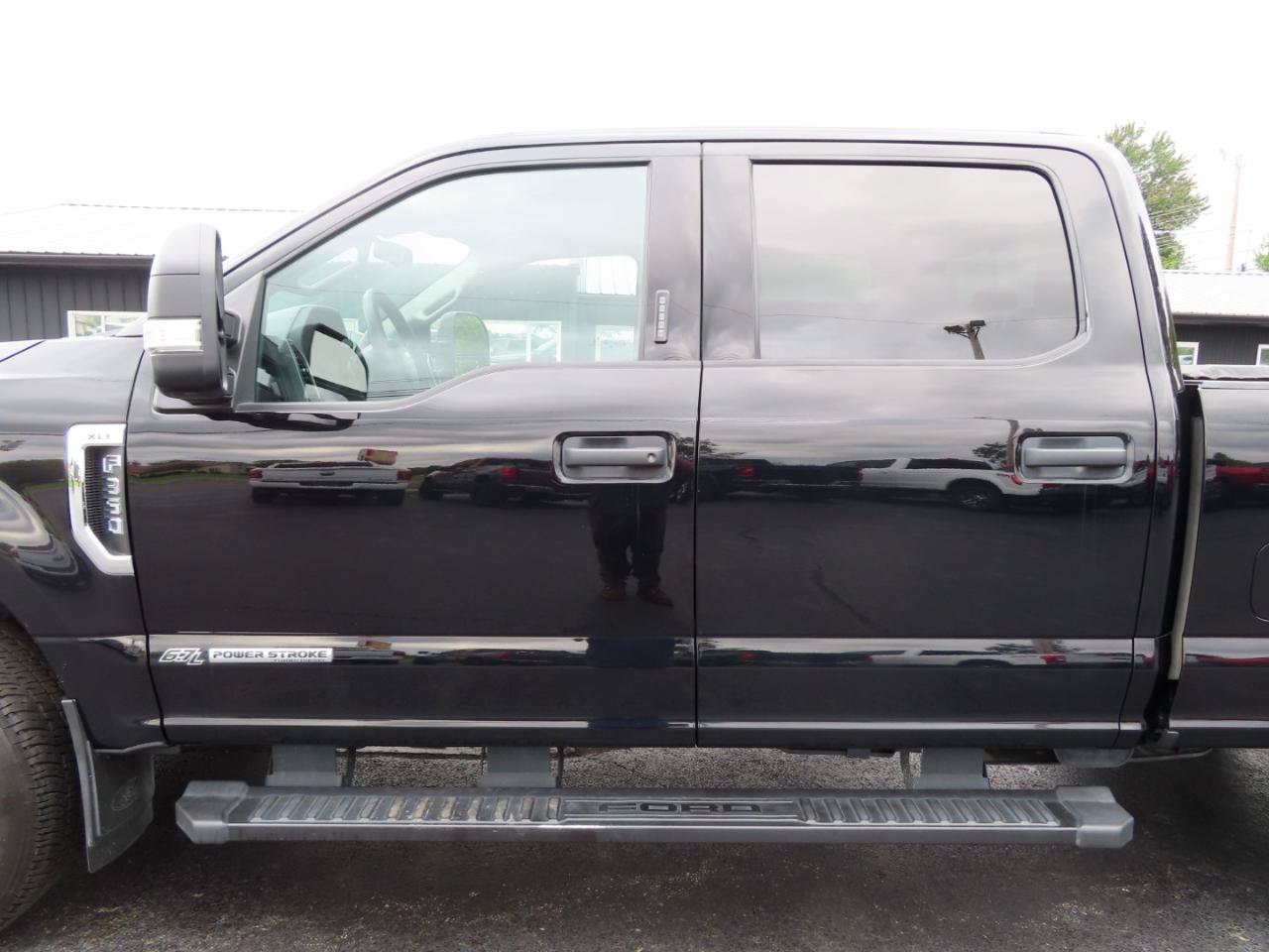 Used 2022 Ford F350 XLT w/ Black Appearance Package AWD/4WD image 12