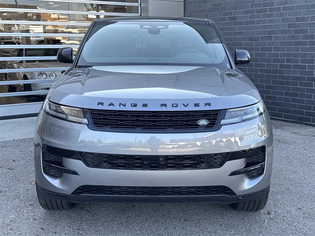 New 2025 Land Rover Range Rover Sport SE image 2