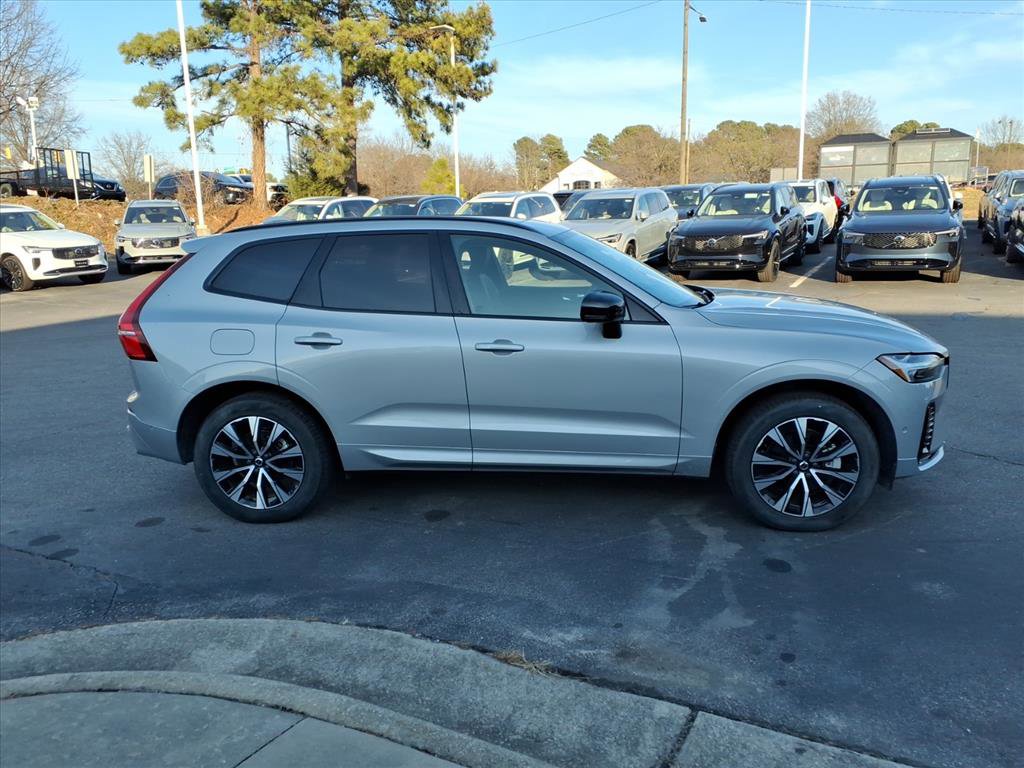 Certified 2025 Volvo XC60 B5 Plus image 2