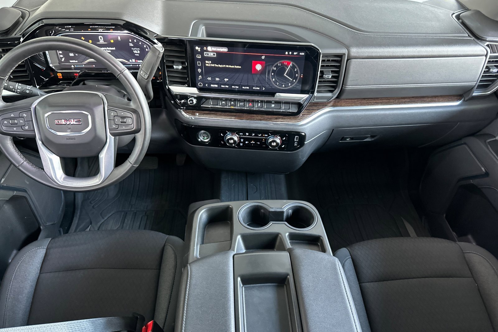 Used 2023 GMC Sierra 1500 Elevation w/ LPO, Elevation Black Package image 16