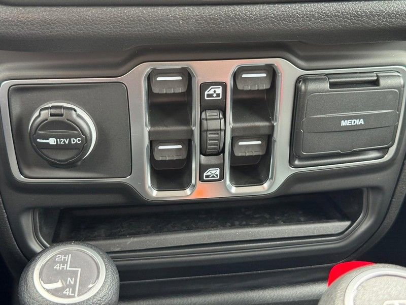 New 2026 Jeep Gladiator Sport AWD/4WD image 16