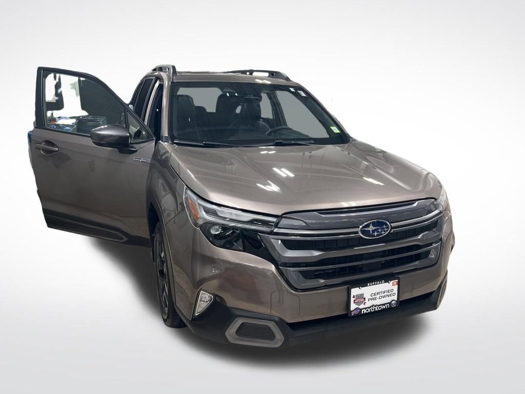 Used 2025 Subaru Forester Limited image 16