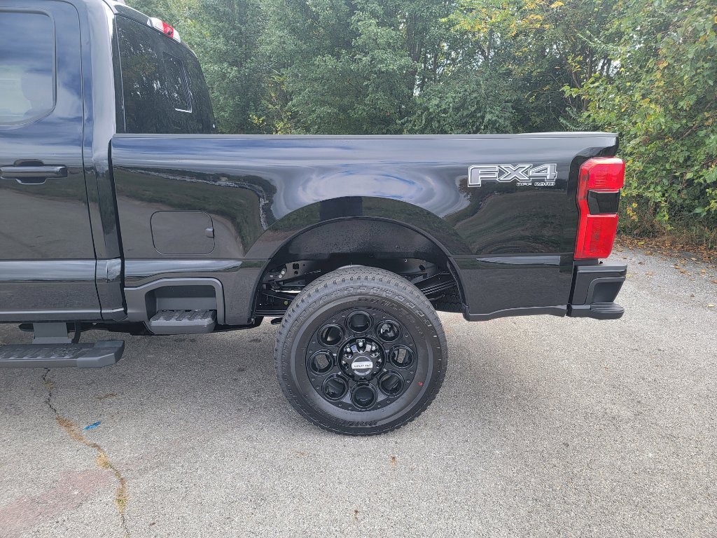 New 2026 Ford F350 XLT image 9