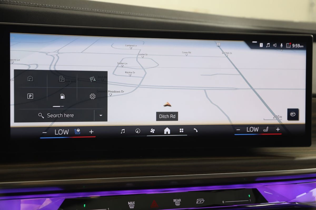 Used 2025 BMW 760i xDrive AWD/4WD image 9