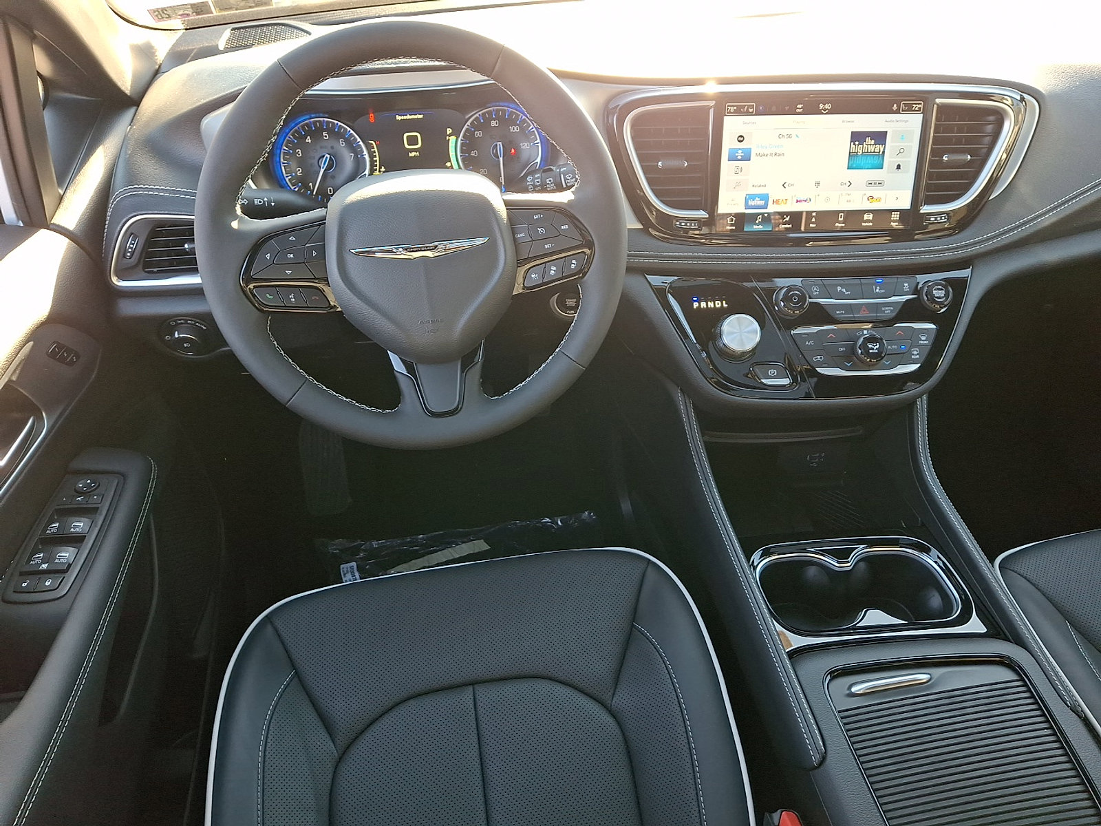 New 2026 Chrysler Pacifica Limited w/ S Appearance Package image 9