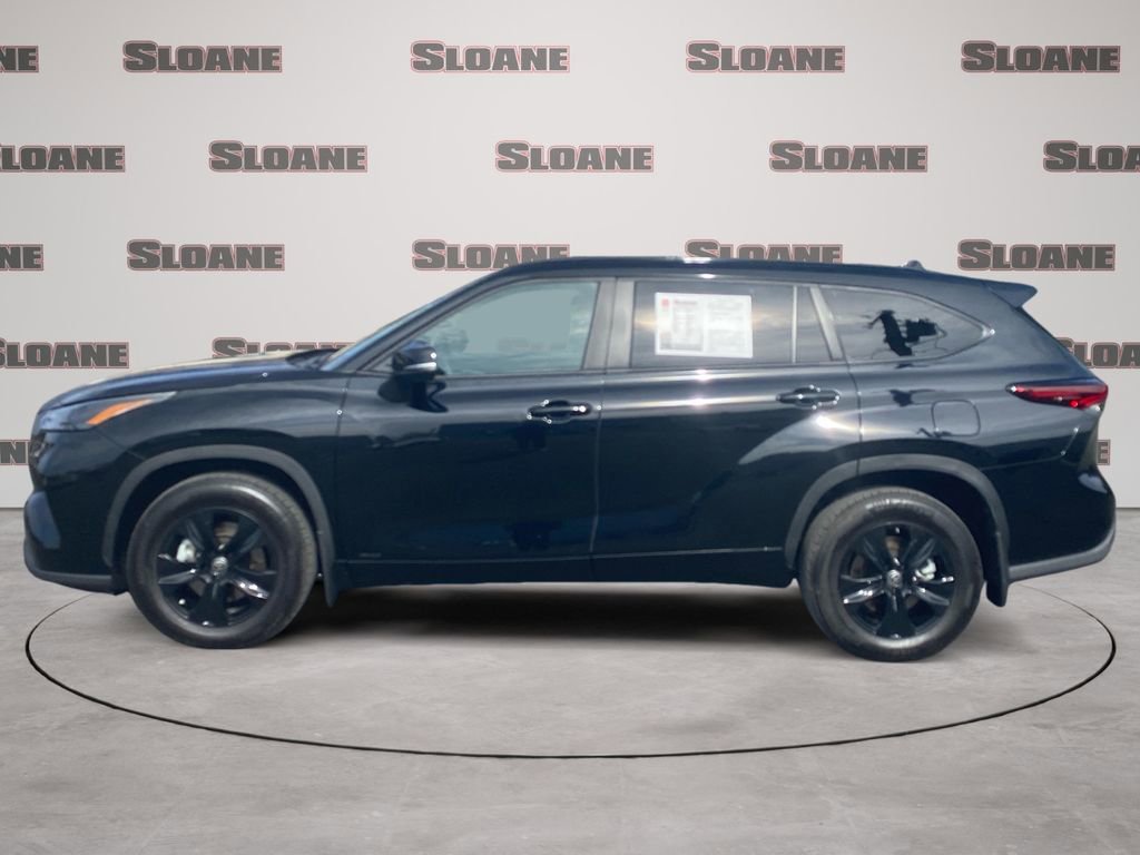 Used 2024 Toyota Highlander XLE image 2
