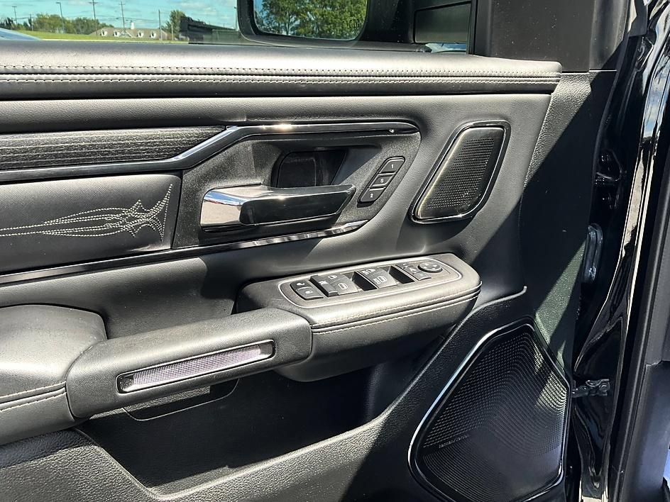 Used 2023 RAM 1500 Limited AWD/4WD image 13