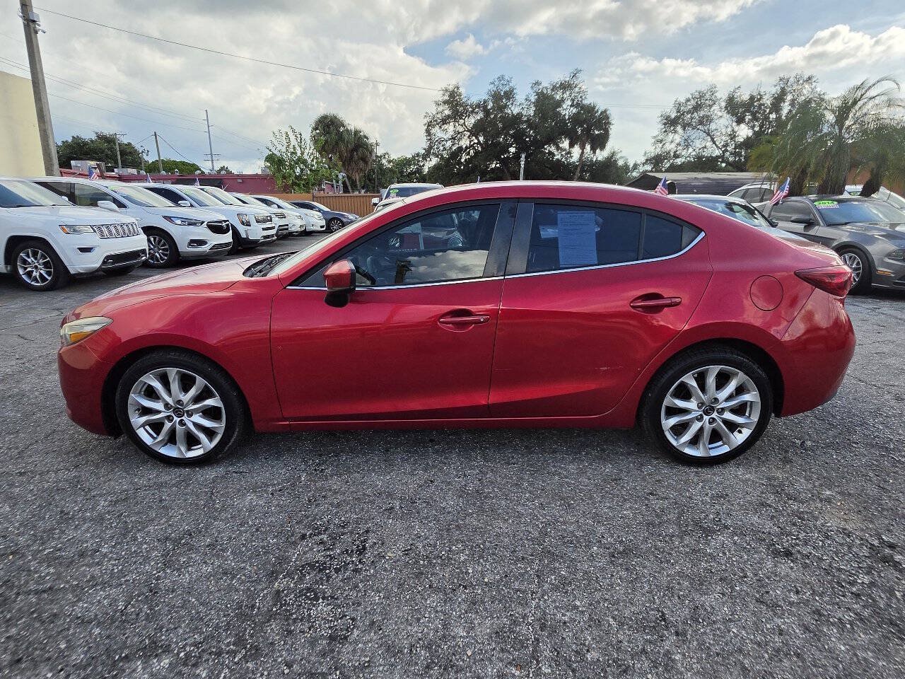 Used 2017 MAZDA MAZDA3 Sport w/ Preferred Equipment Package FWD image 4